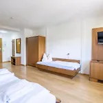 Muehlengarten By Relax מלון 3*